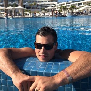 Meet your Posher, Stephen